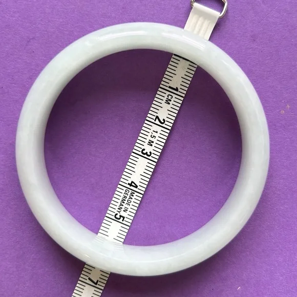 Jade bangle - Picture 5 of 5